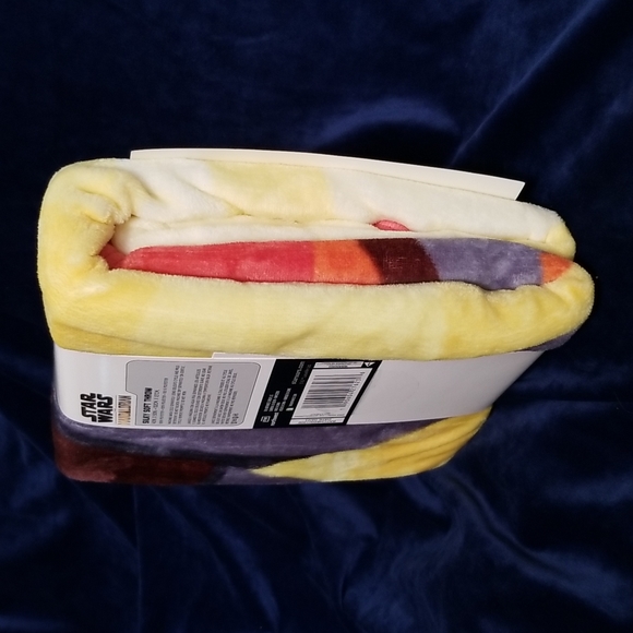 Star Wars Blanket Mandalorian Soft Silky Throw - Picture 4 of 4